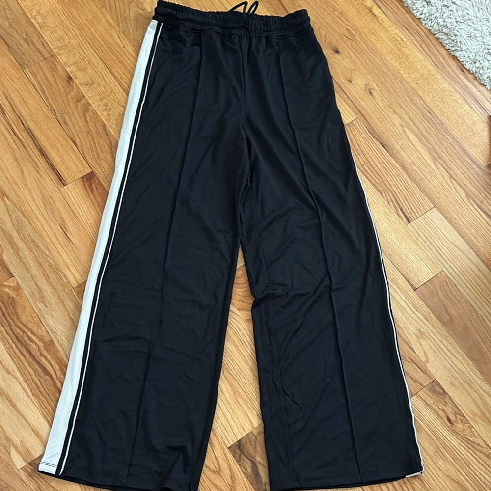 Women’s wide leg sweatpants